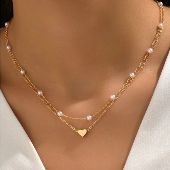 Jewelry - ⚠️Clearance Yellow Gold Faux Pearl And Heart Pendant Necklace